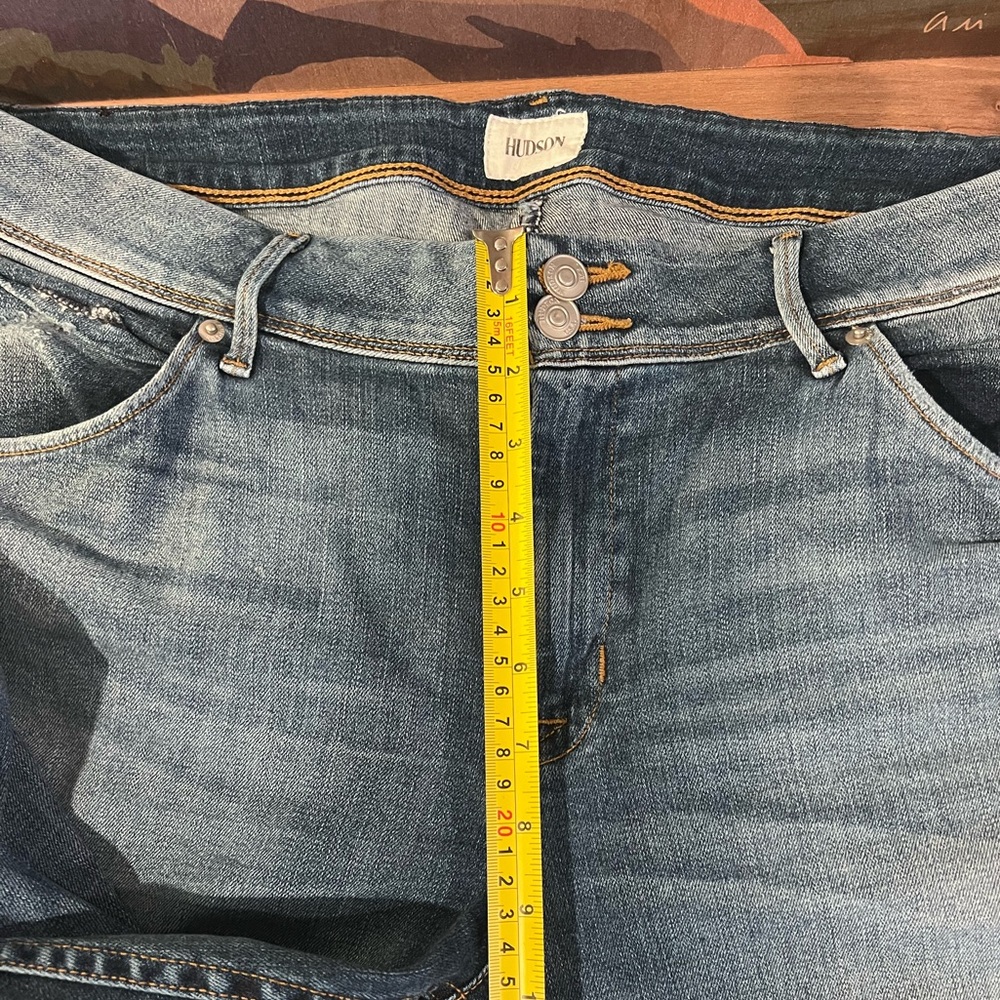 Hudson mid rise skinny jeans size 33